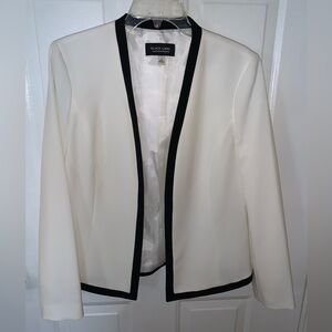 Evan Picone White and Black Blazer with Sophisticated Trim